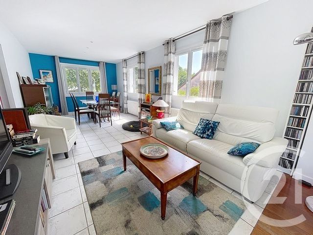 maison à vendre - 6 pièces - 131.0 m2 - PONTAULT COMBAULT - 77 - ILE-DE-FRANCE - Century 21 Famidly
