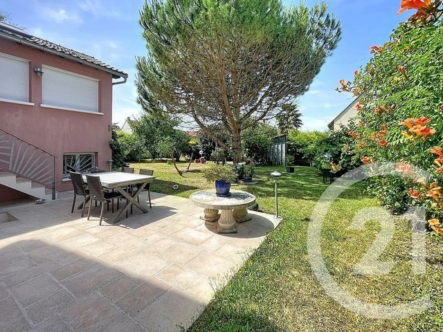 maison à vendre - 6 pièces - 131.0 m2 - PONTAULT COMBAULT - 77 - ILE-DE-FRANCE - Century 21 Famidly